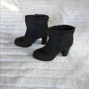 Juicy Couture grey boots
